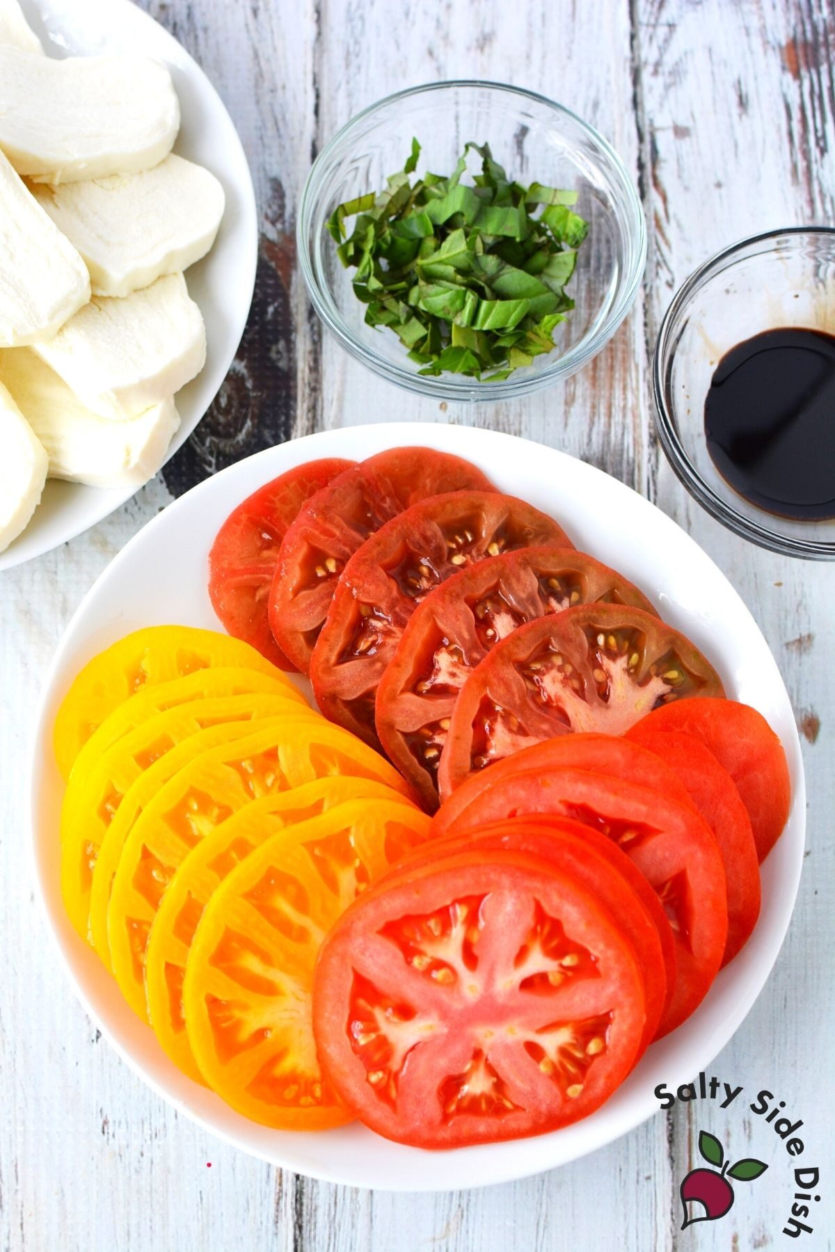 how to make caprese pizza with heirloom tomatoes.