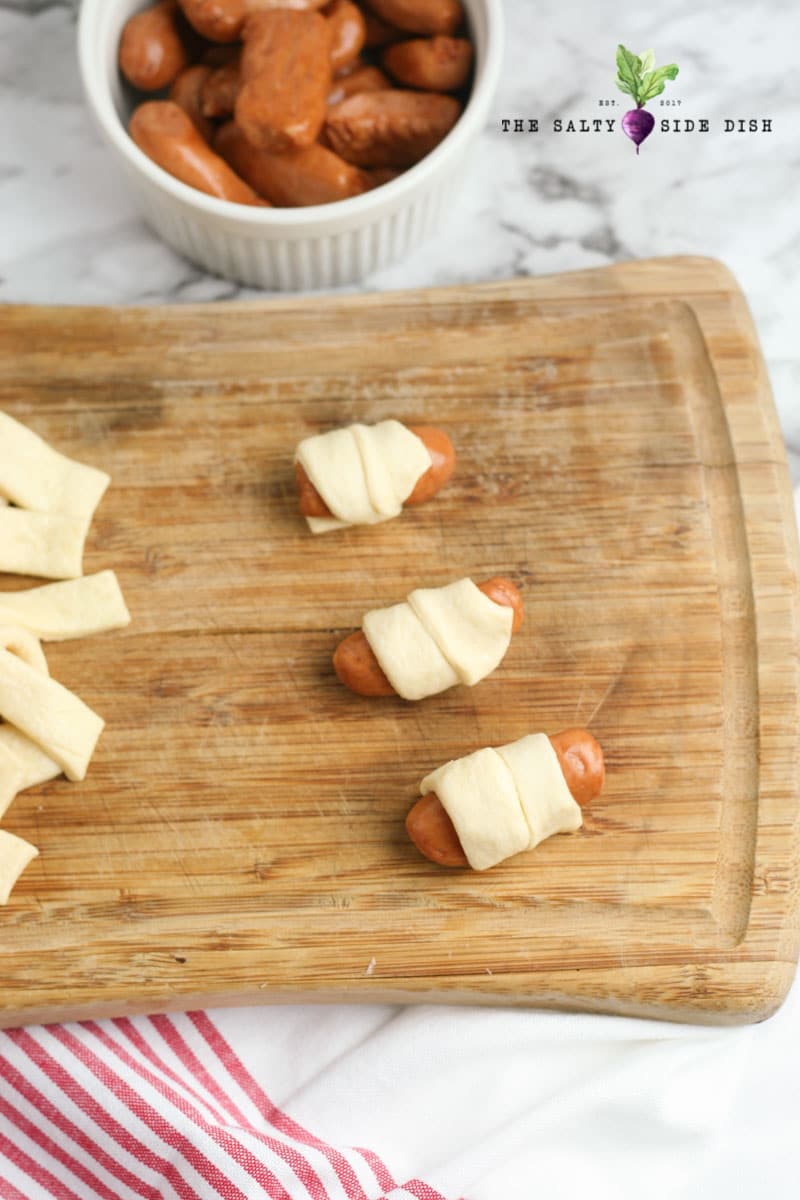 crescent roll pigs in a blanket instructions