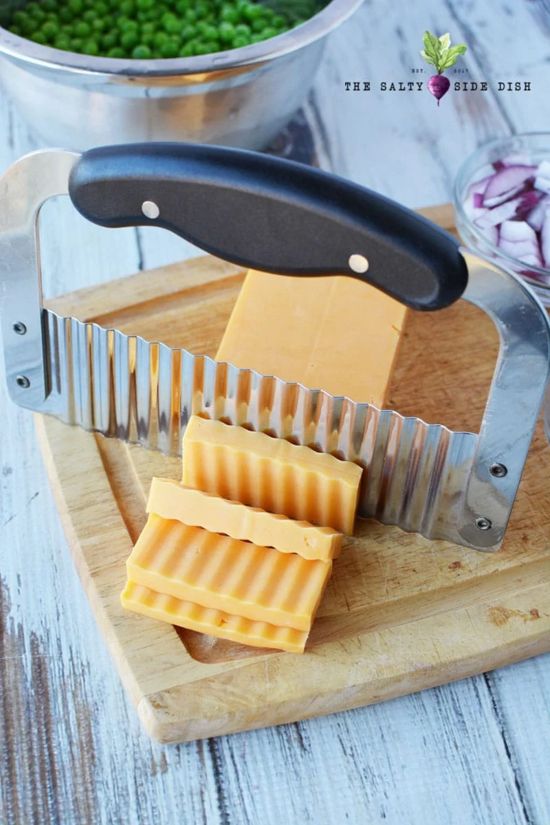how to cut your cheese into chunks