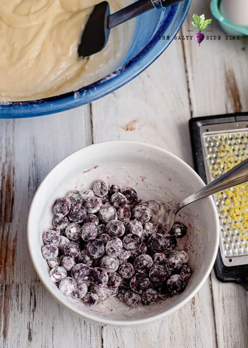 how do you make homemade blueberry donuts these blueberries have flour