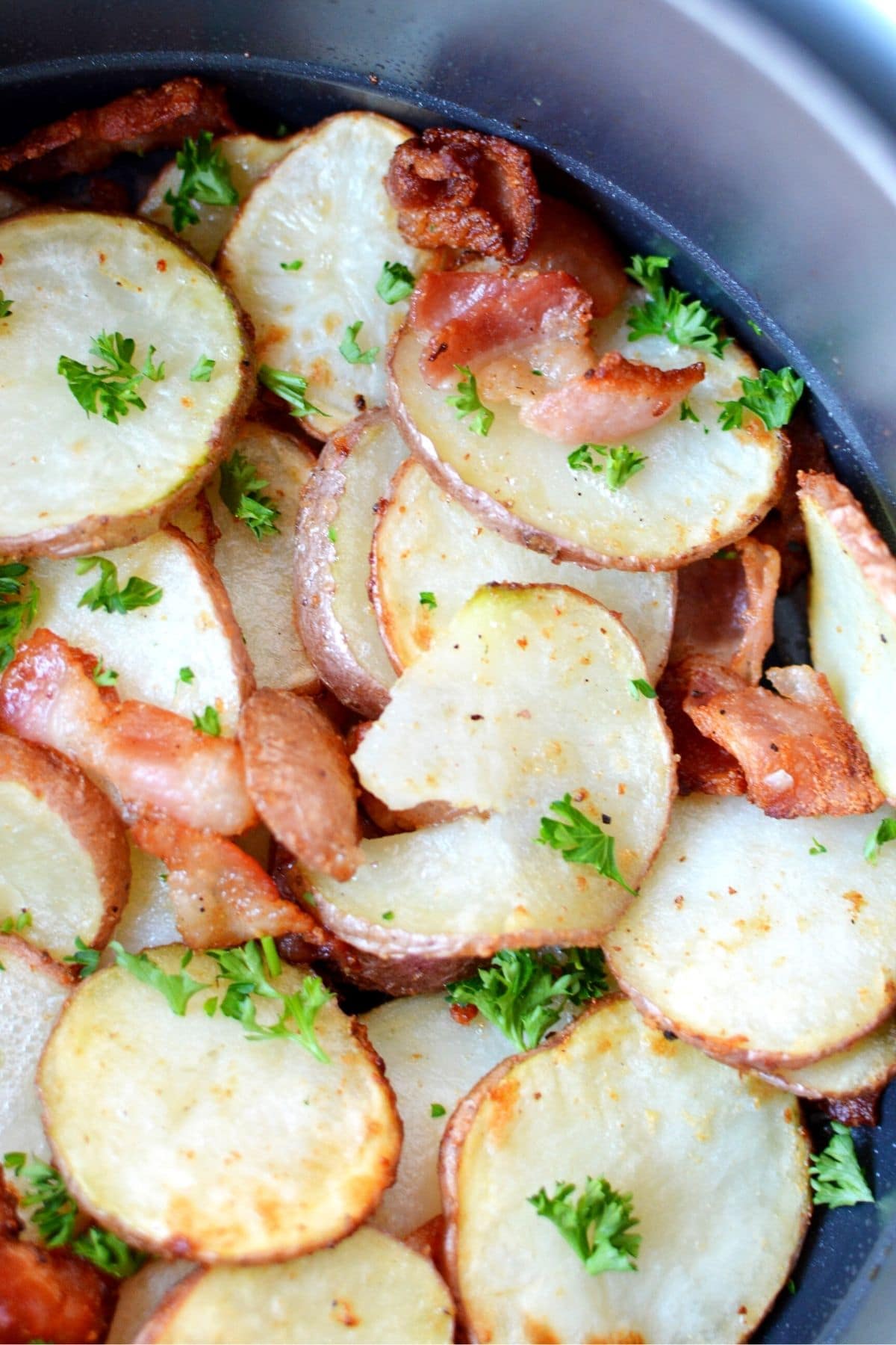 finished sliced red potatoes in air crisp basket