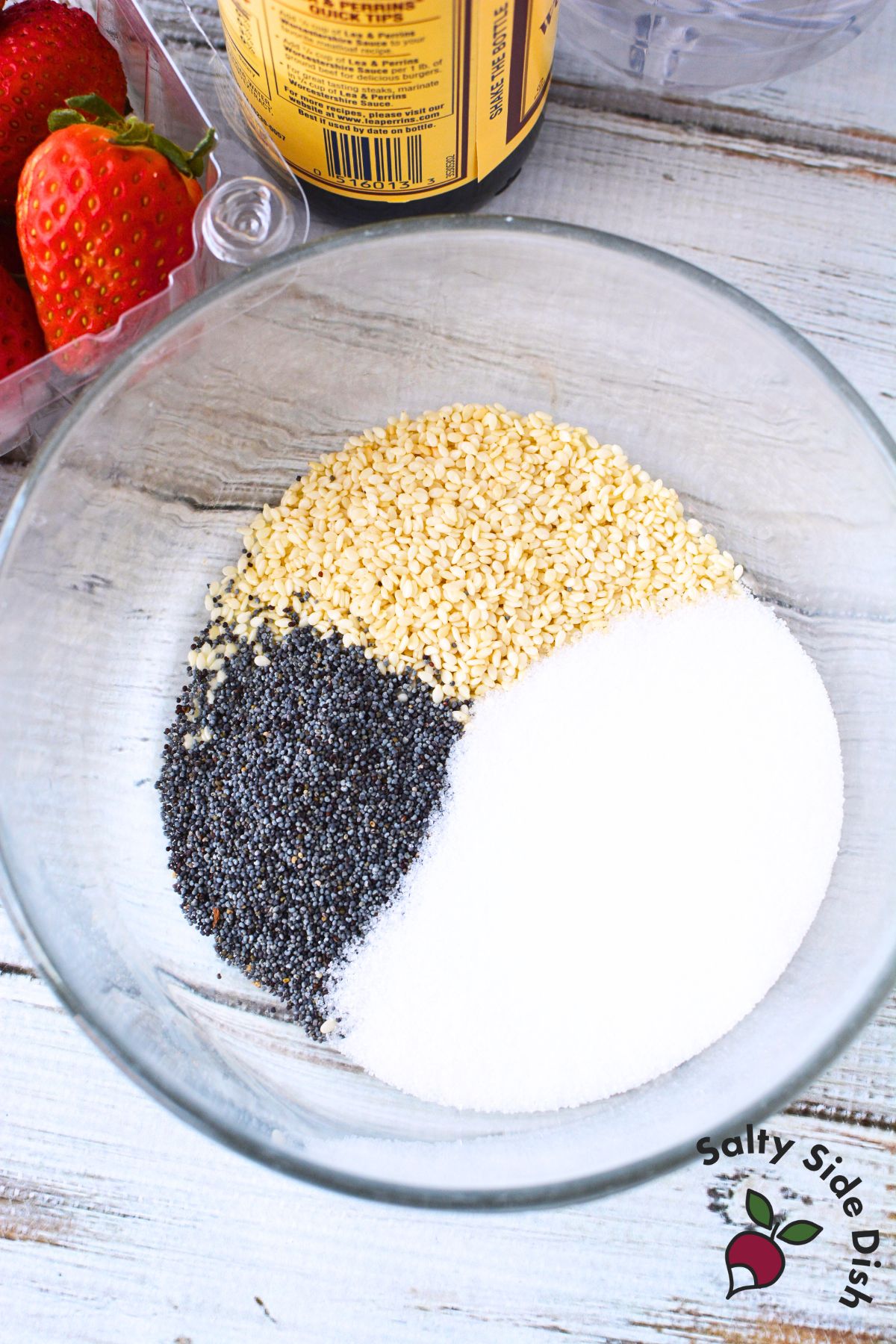 poppy seeds, sugar in a bowl.