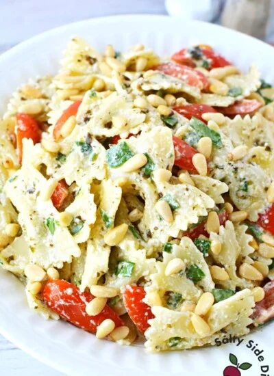 bowtie pesto pasta salad ready to serve.