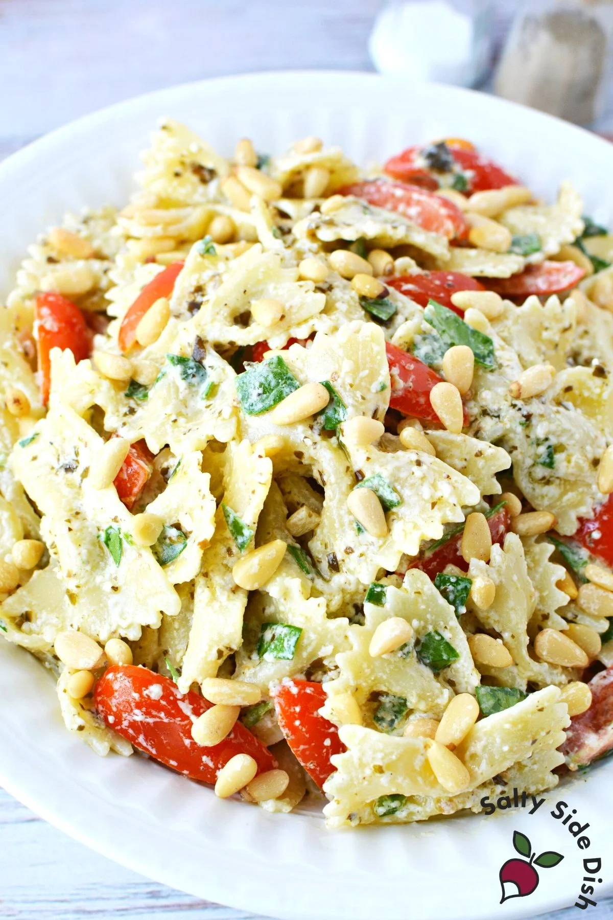 bowtie pesto pasta salad ready to serve.