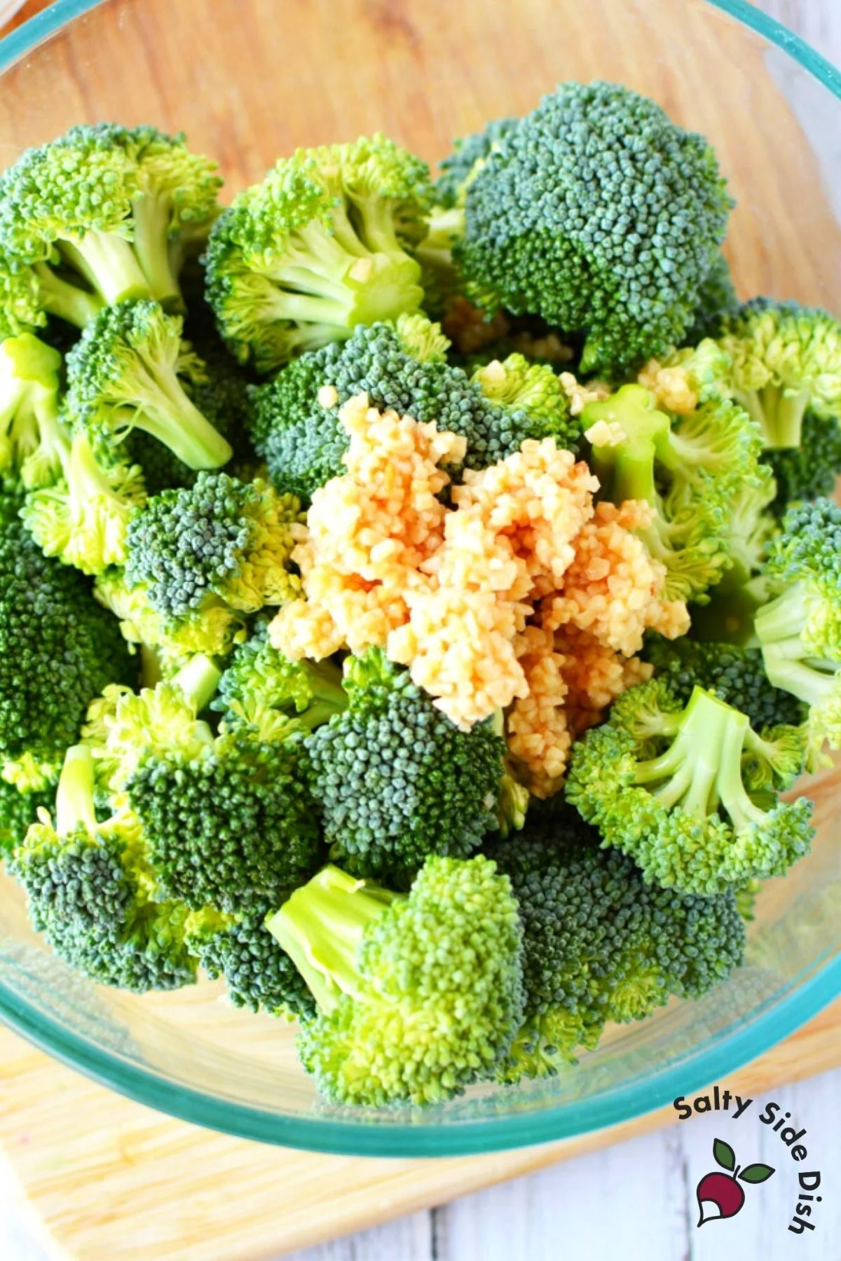add minced garlic to broccoli