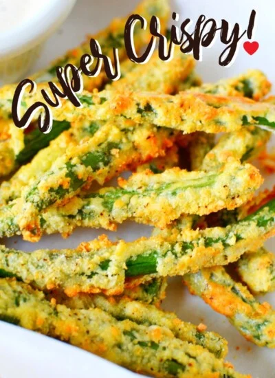 close up of air fryer green beans.