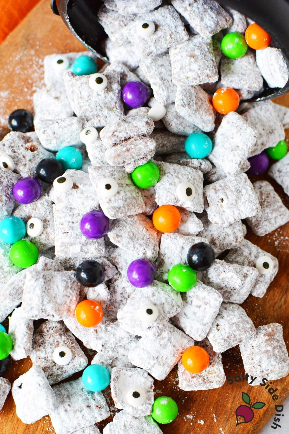 Halloween Puppy Chow (Monster Munch)