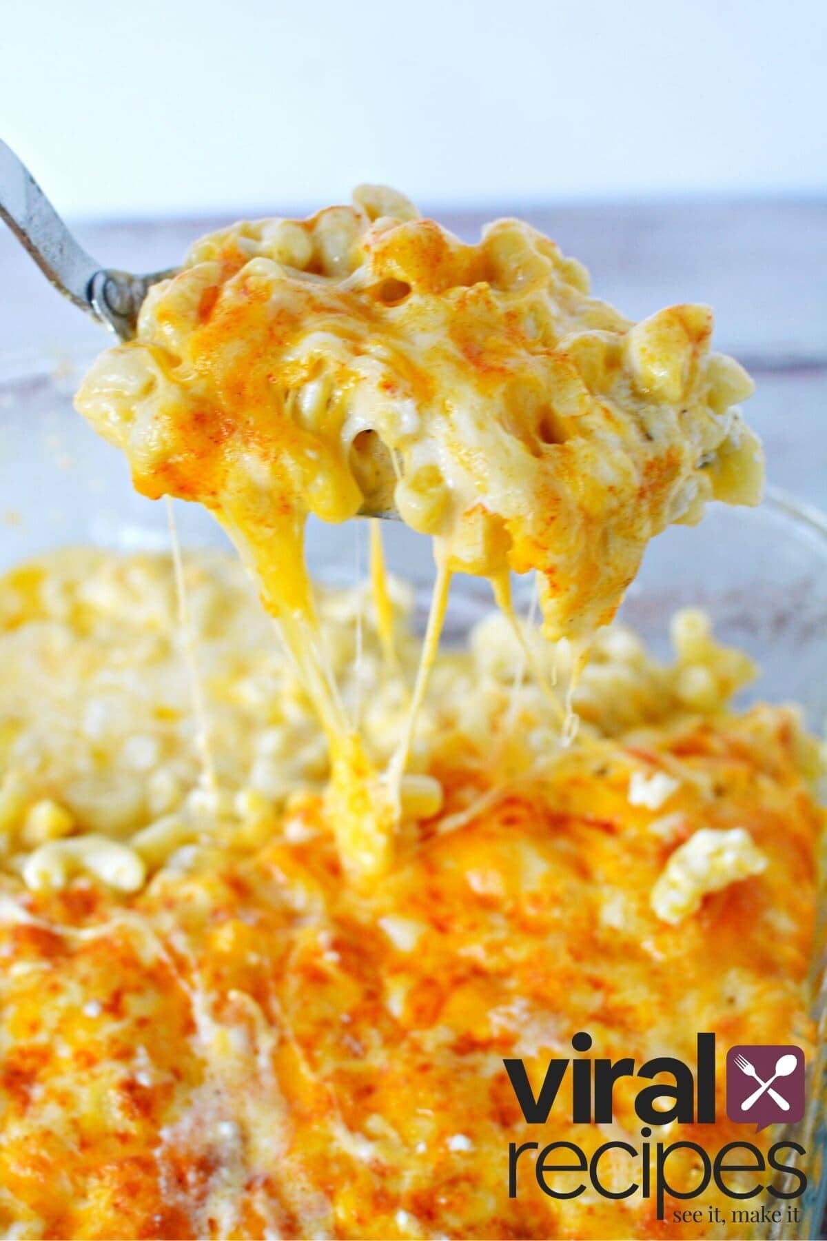 scoop of viral mac and cheese.