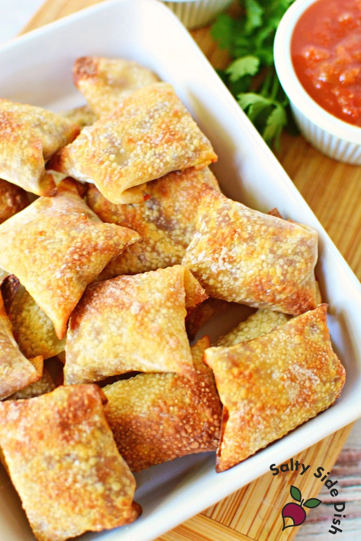 tiktok taco bell wontons ready to be dipped into sauce.