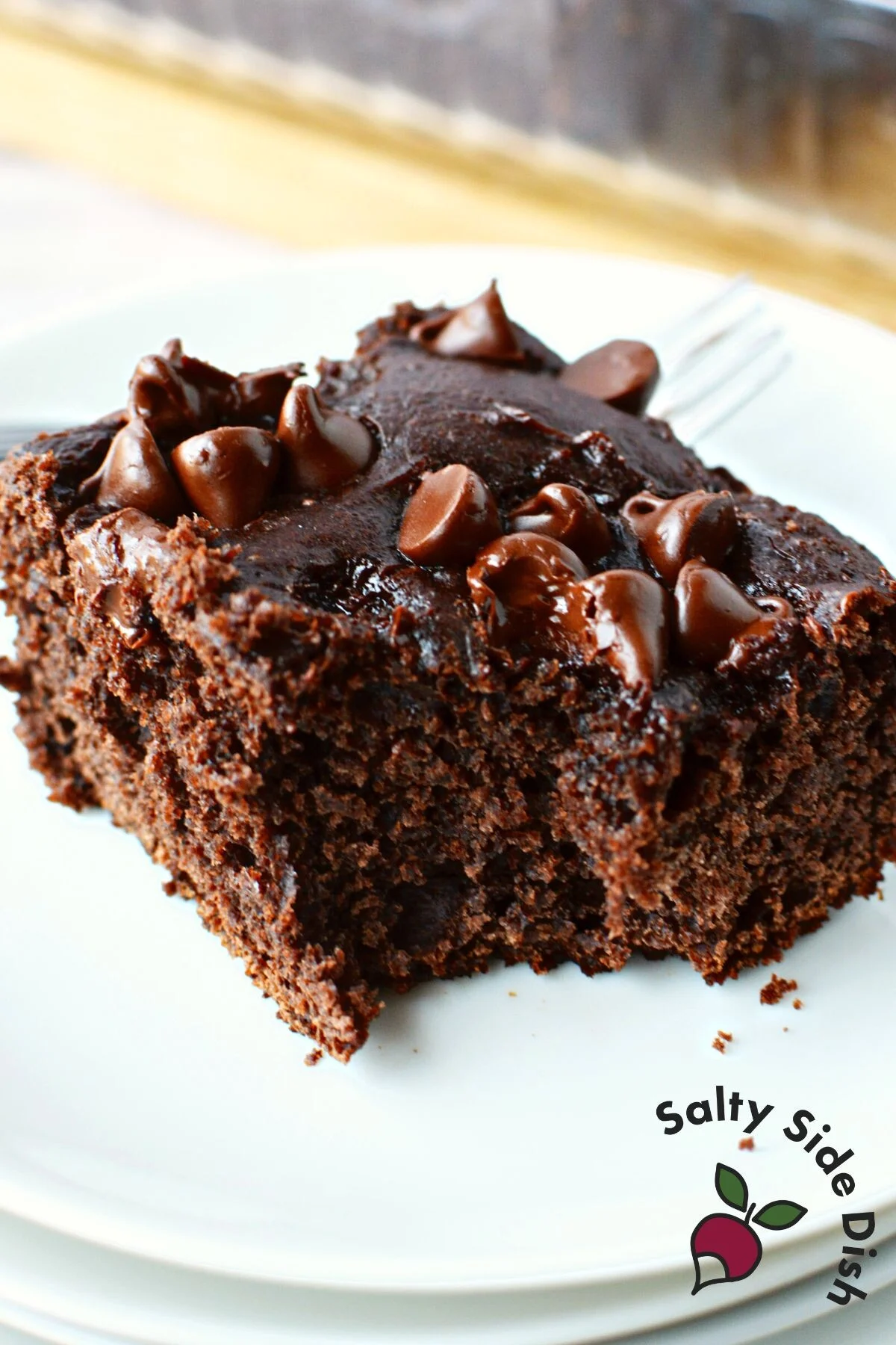 easy chocolate cake recipe for christmas holiday.