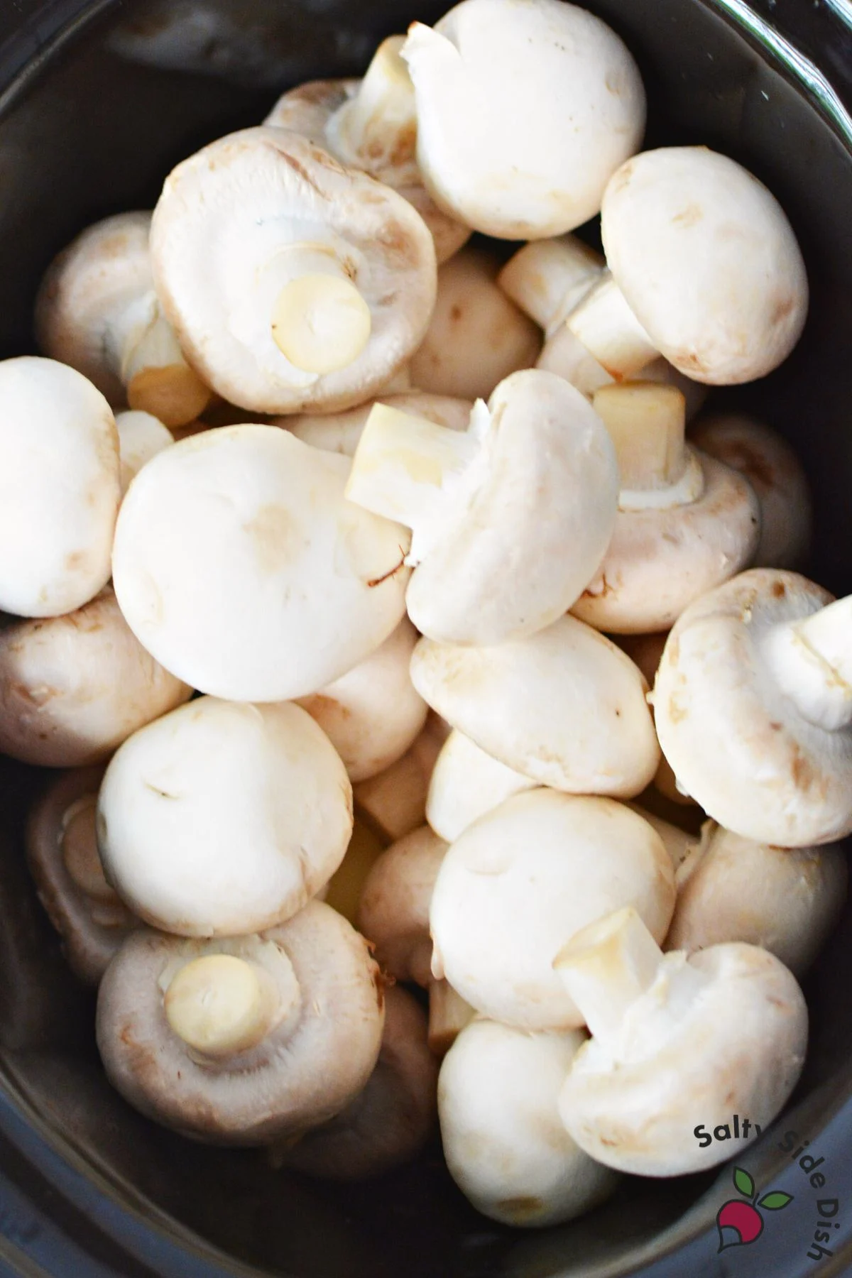 clean white button mushrooms