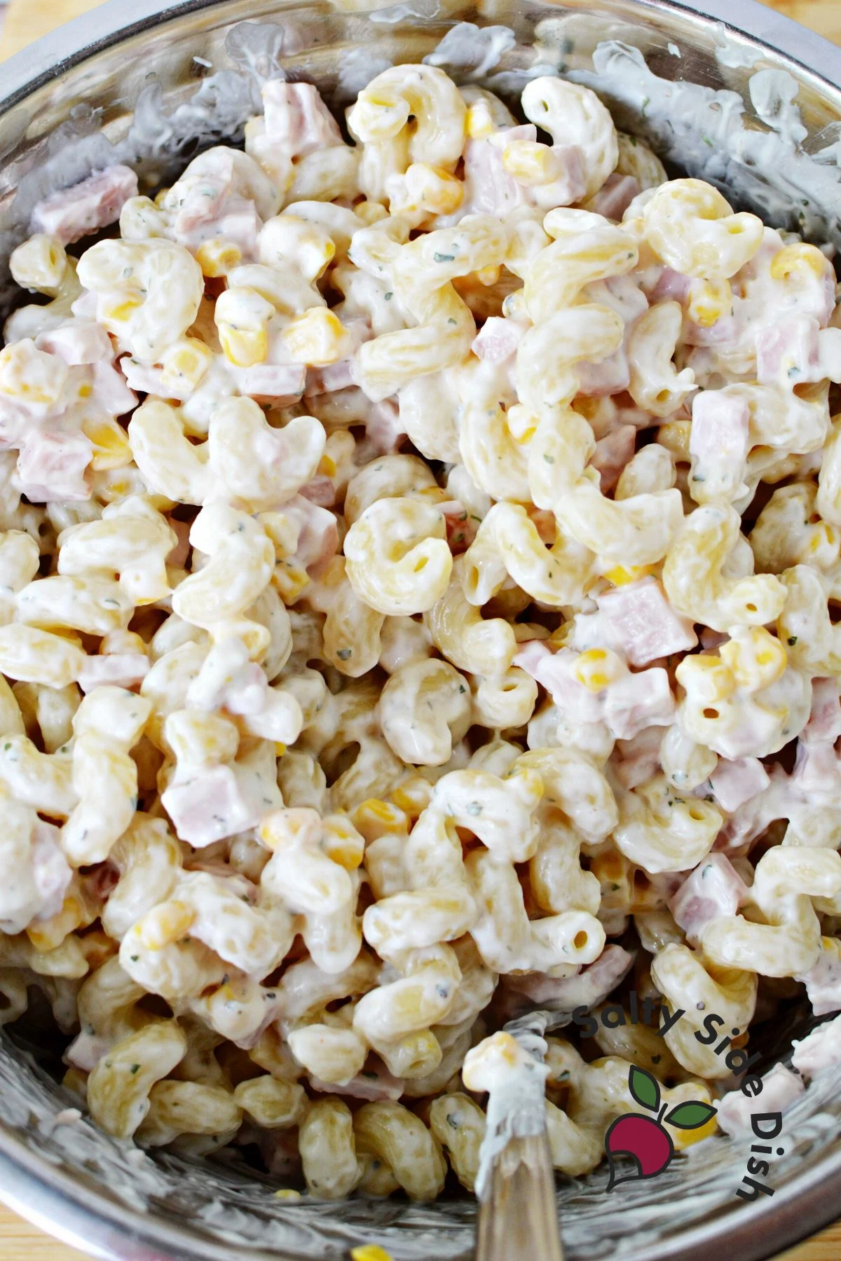 ham and macaroni pasta in a bowl.