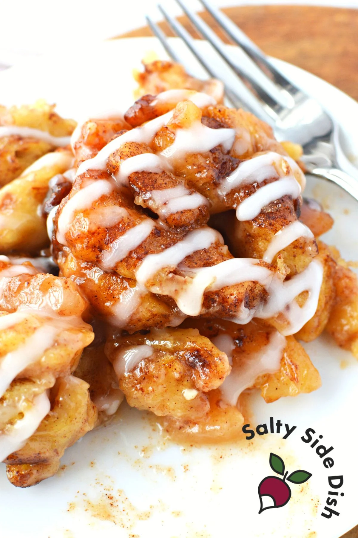 Crockpot Apple Cinnamon Rolls