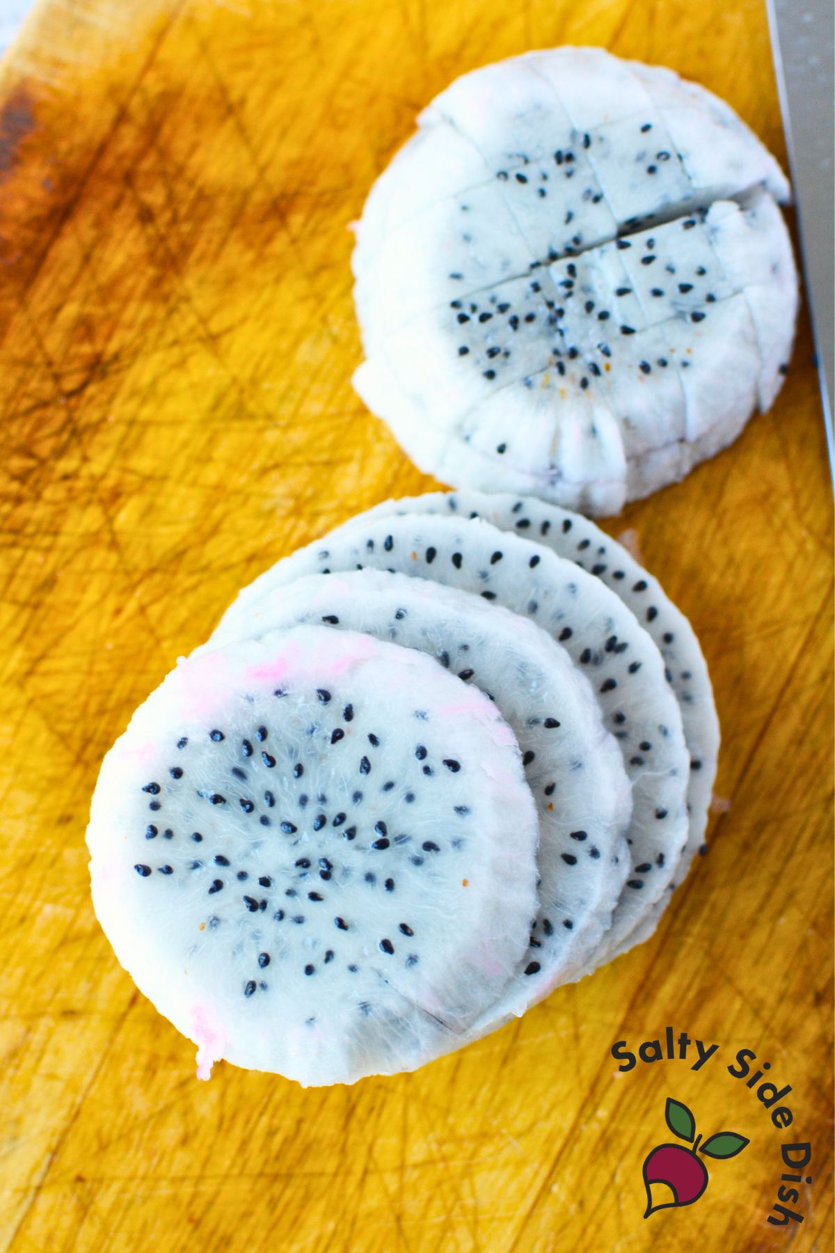 easy to slice dragon fruit.