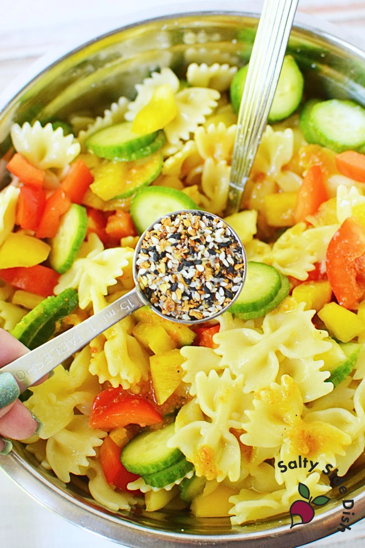 everything bagel pasta salad recipe.