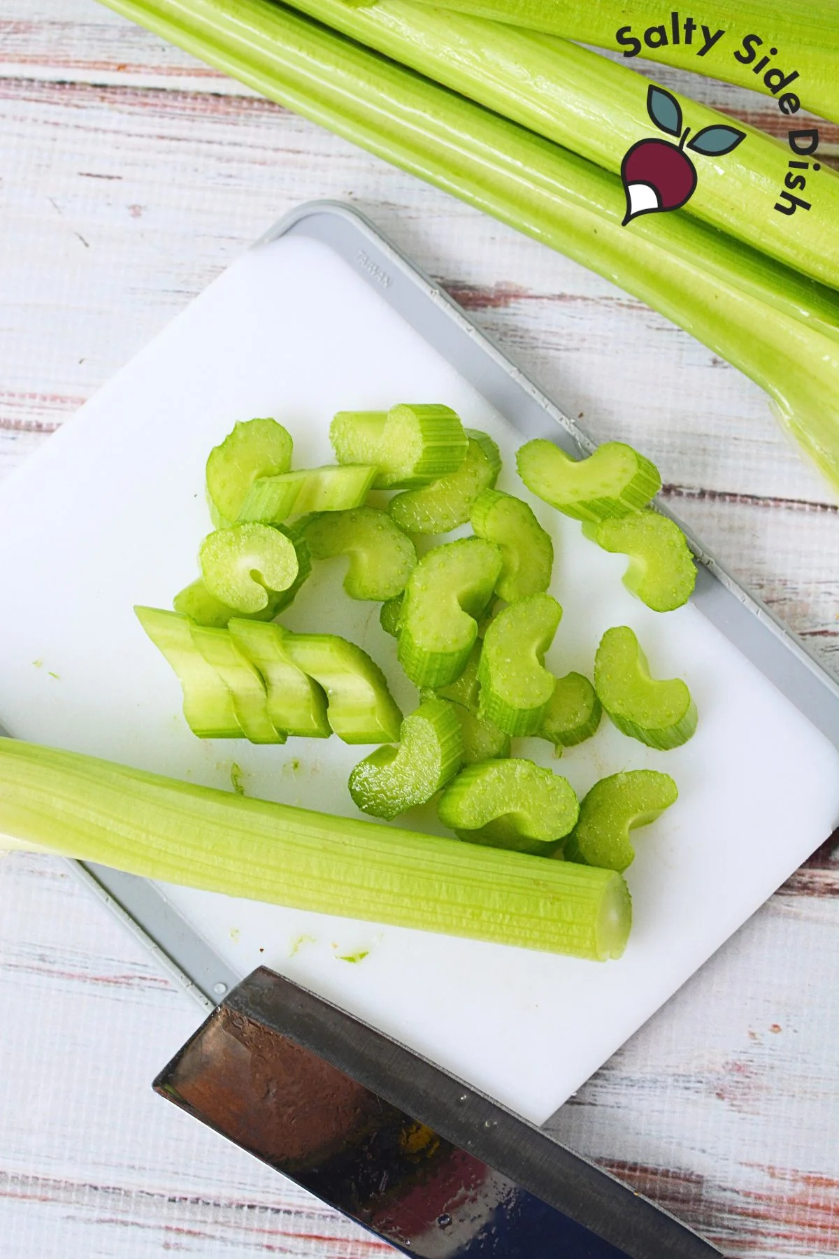 cut celery into small pieces.