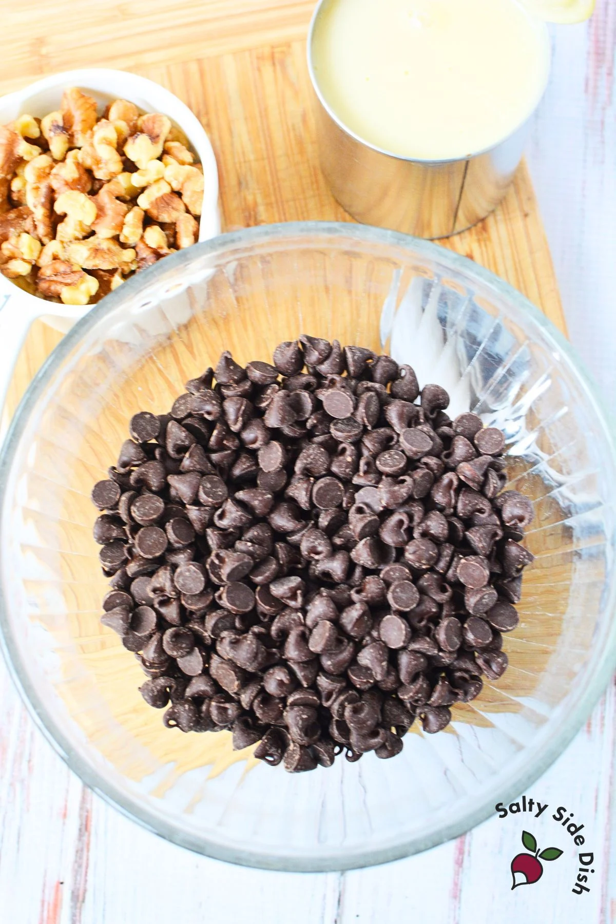 3 ingredients for microwave fudge in bowls.
