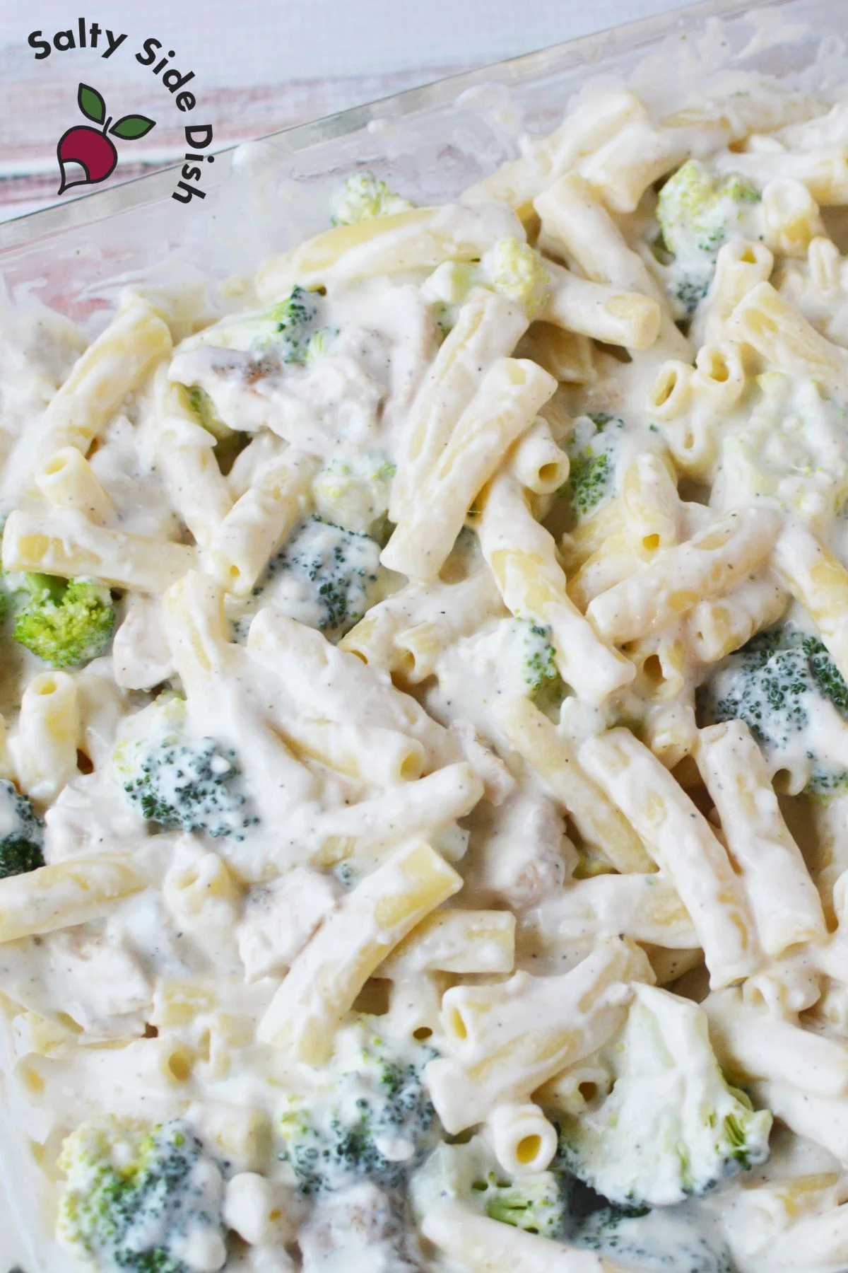 mixed pasta, alfredo, chicken, and broccoli.