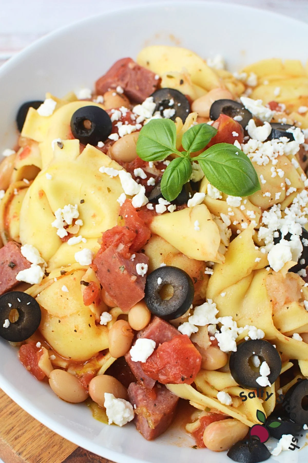 great way to make a Mediterranean inspired dinner with all the flavors of Italian antipasta in a one pot meal.