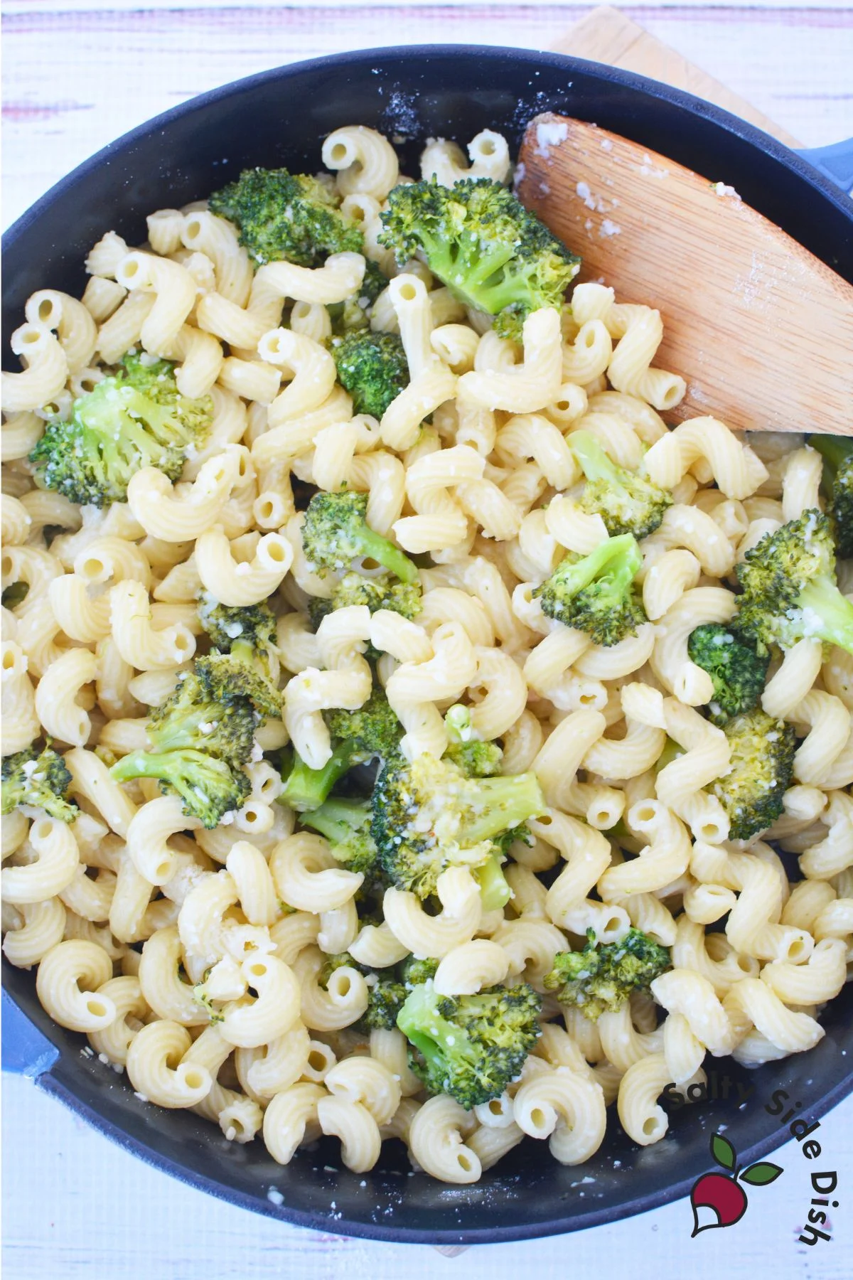 Garlic Parmesan Cavatappi and Broccoli