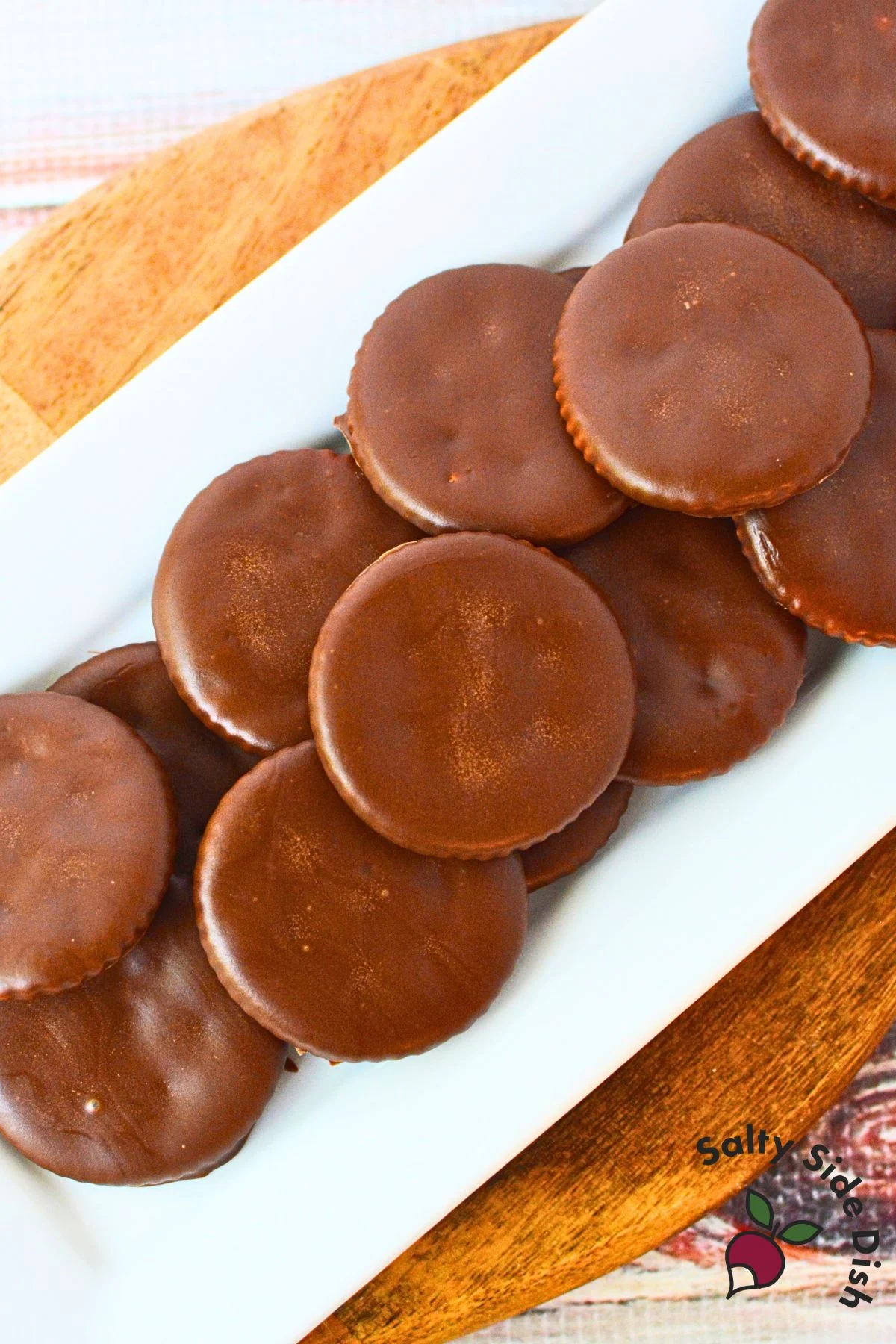 pile of homemade thin mints fresh out of the kitchen in only 2 ingredients.